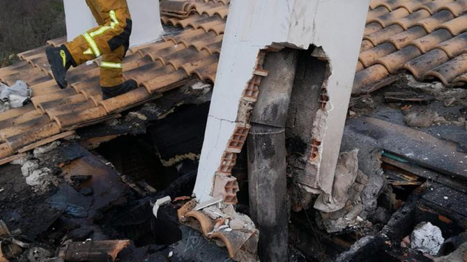 Xemeneia cremada a Penàguila / Foto PLM