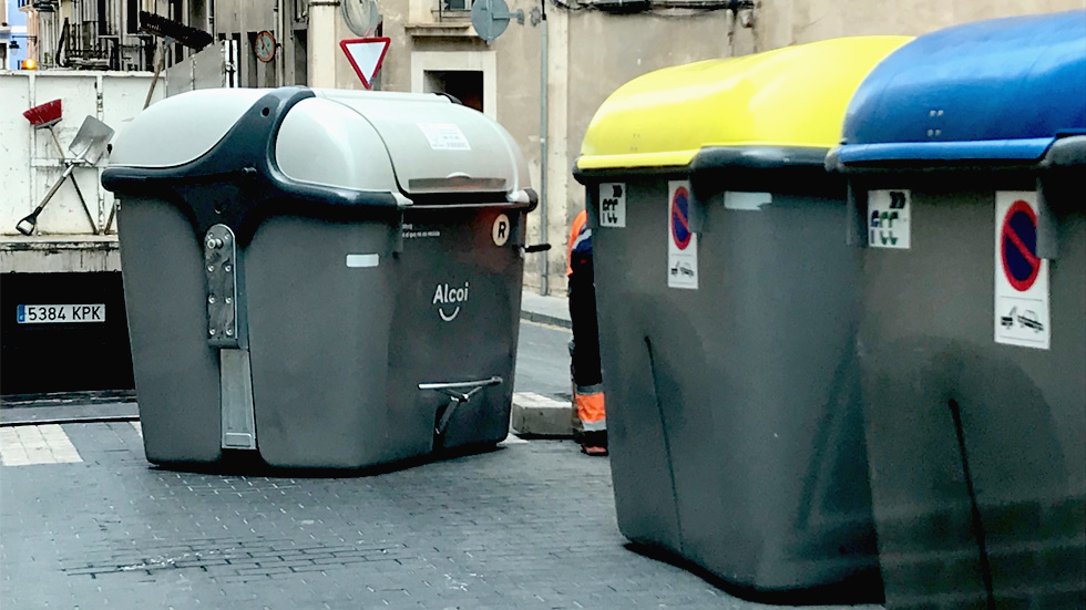 Limpieza de los contenedores de basura
