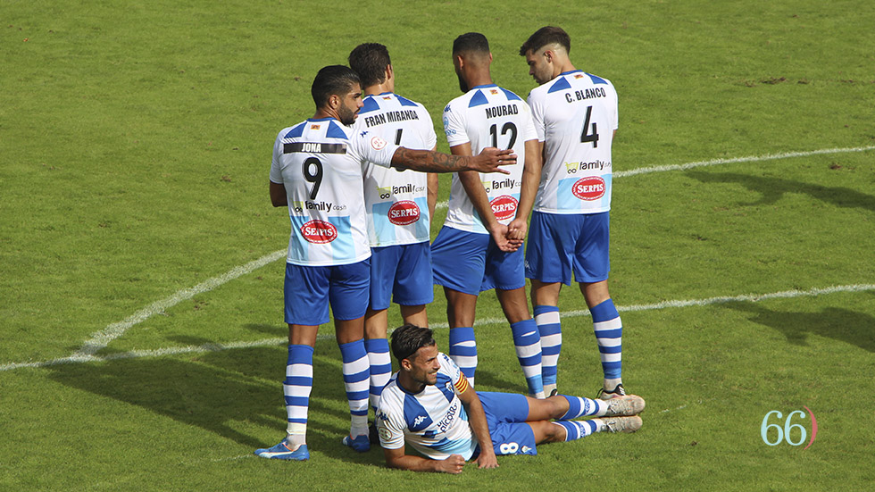 Jugadores del Alcoyano durante un partido de esta temporada