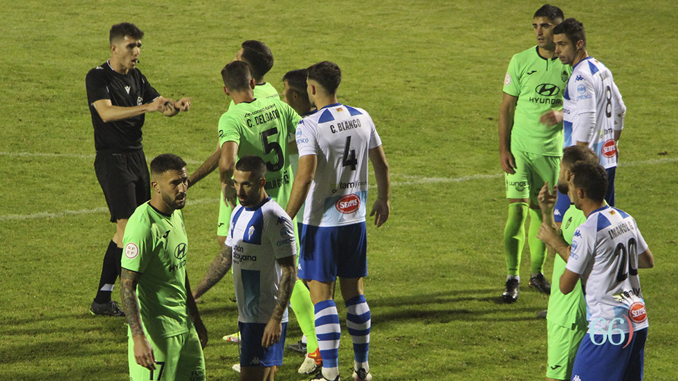 Encuentro de liga en El Collao