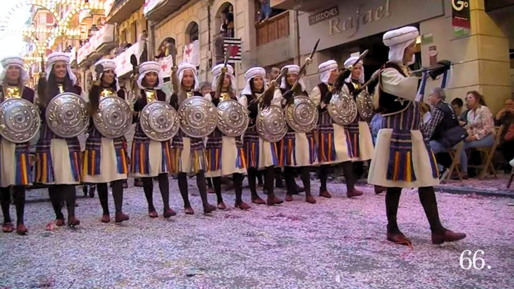 Esquadra de dones de la Filà Marrakesch en 2023