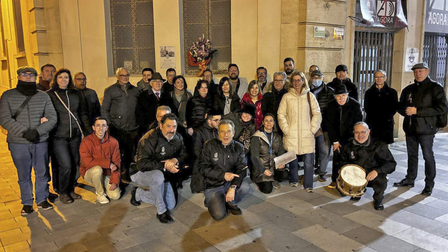 Participants en l'acte / Foto: FB Ra&uuml;l Llopis Palmer