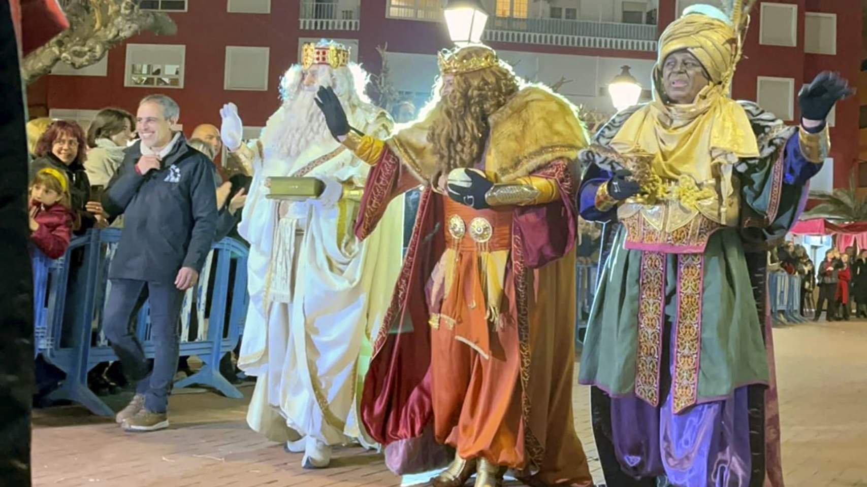 Els Reis Mags a Muro durant l'Adoració