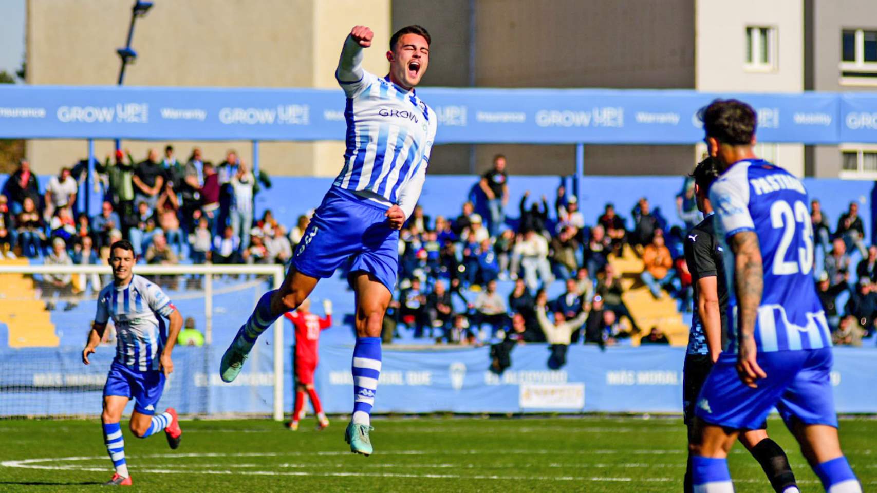 Andrés celebra el gol de la victoria / Foto: Twitter @CD_Alcoyano