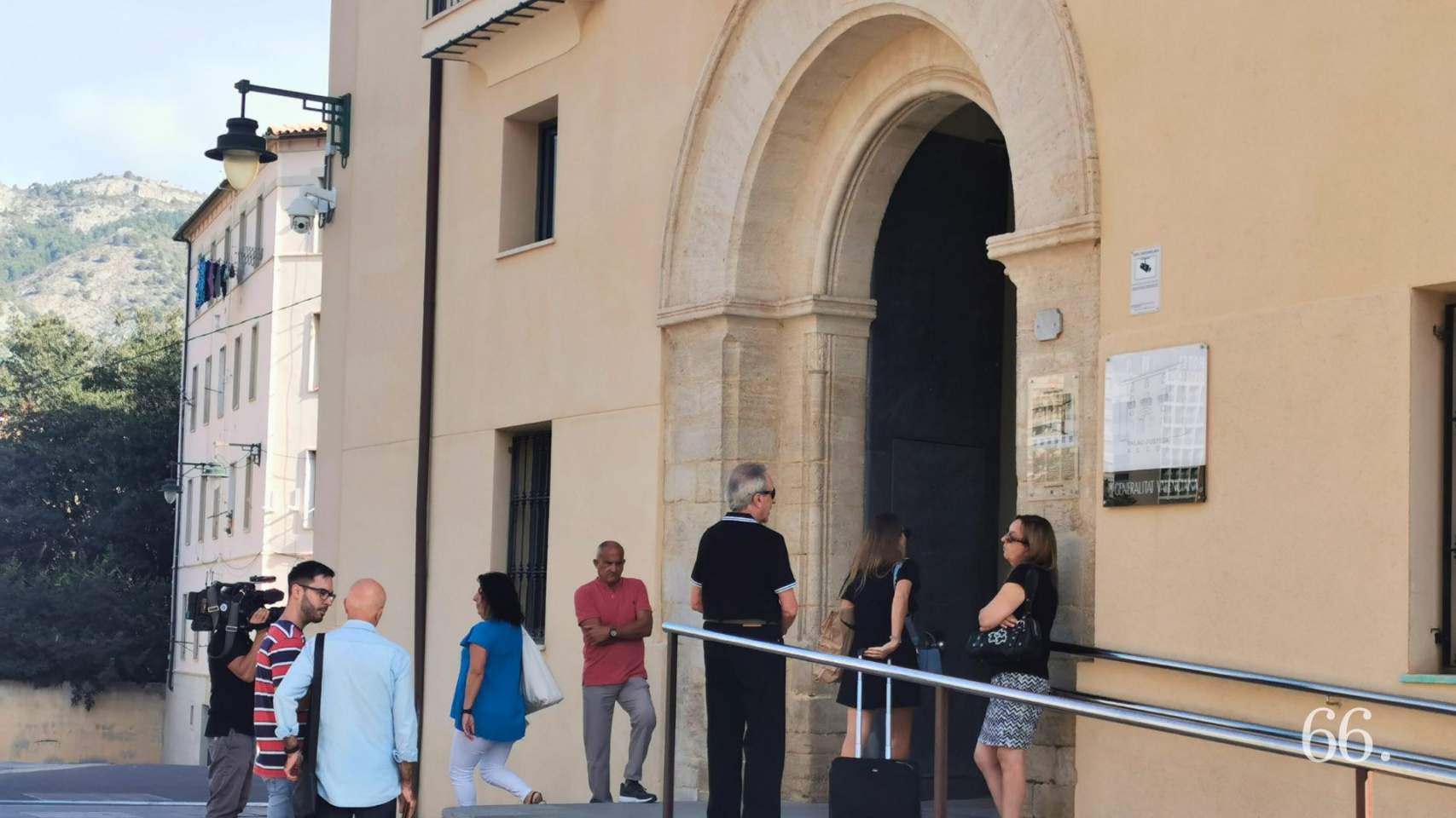 Imagen de los juzgados de Alcoy el día de la presentación de la demanda / ArxP66