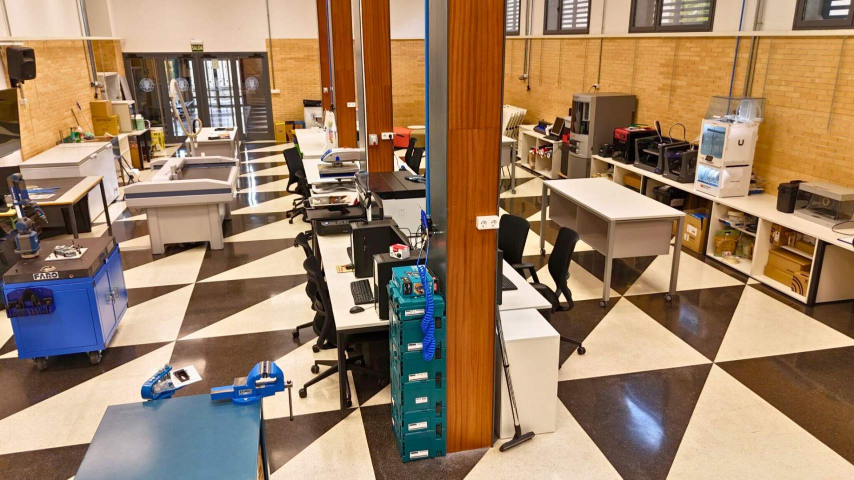 Vista general del equipamiento del laboratorio / Foto UPV