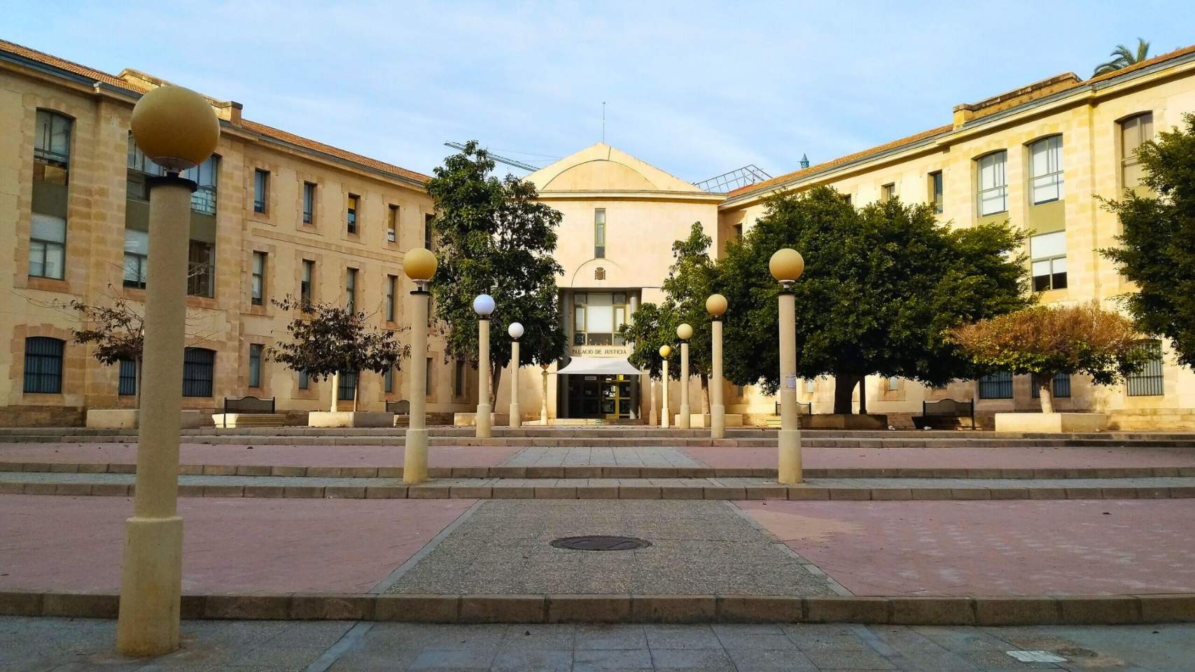 Comença el juí a l'acusat de matar a punyalades la seua parella en octubre de 2022 a Alcoi