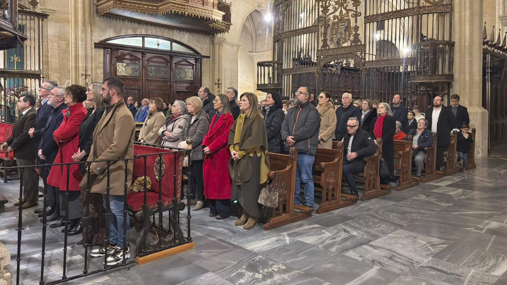 Missa a Oriola amb pres&egrave;ncia contestana