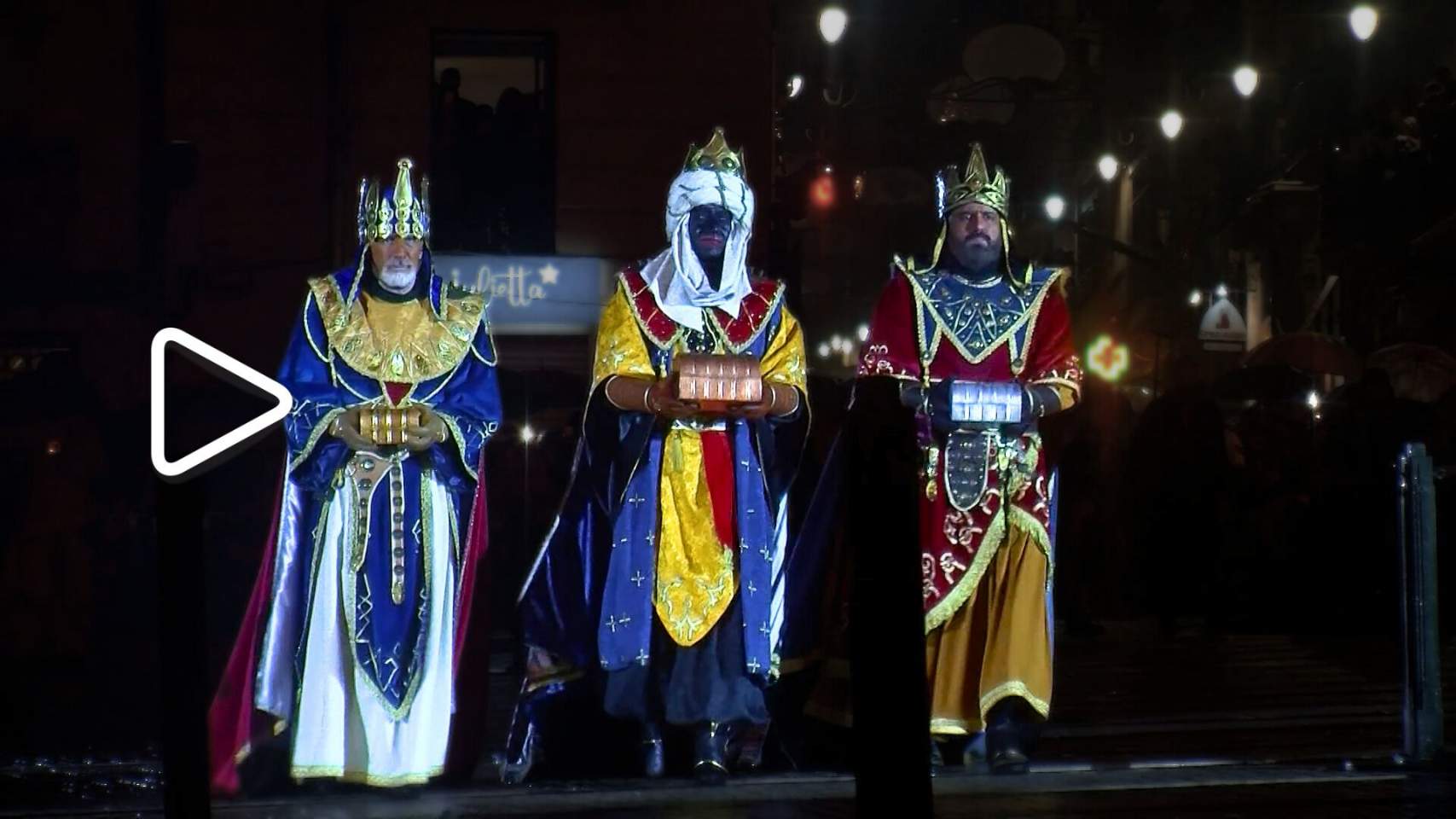 L&rsquo;Adoraci&oacute; condensa en un ef&iacute;mer instant la il&middot;lusi&oacute; de tot un poble