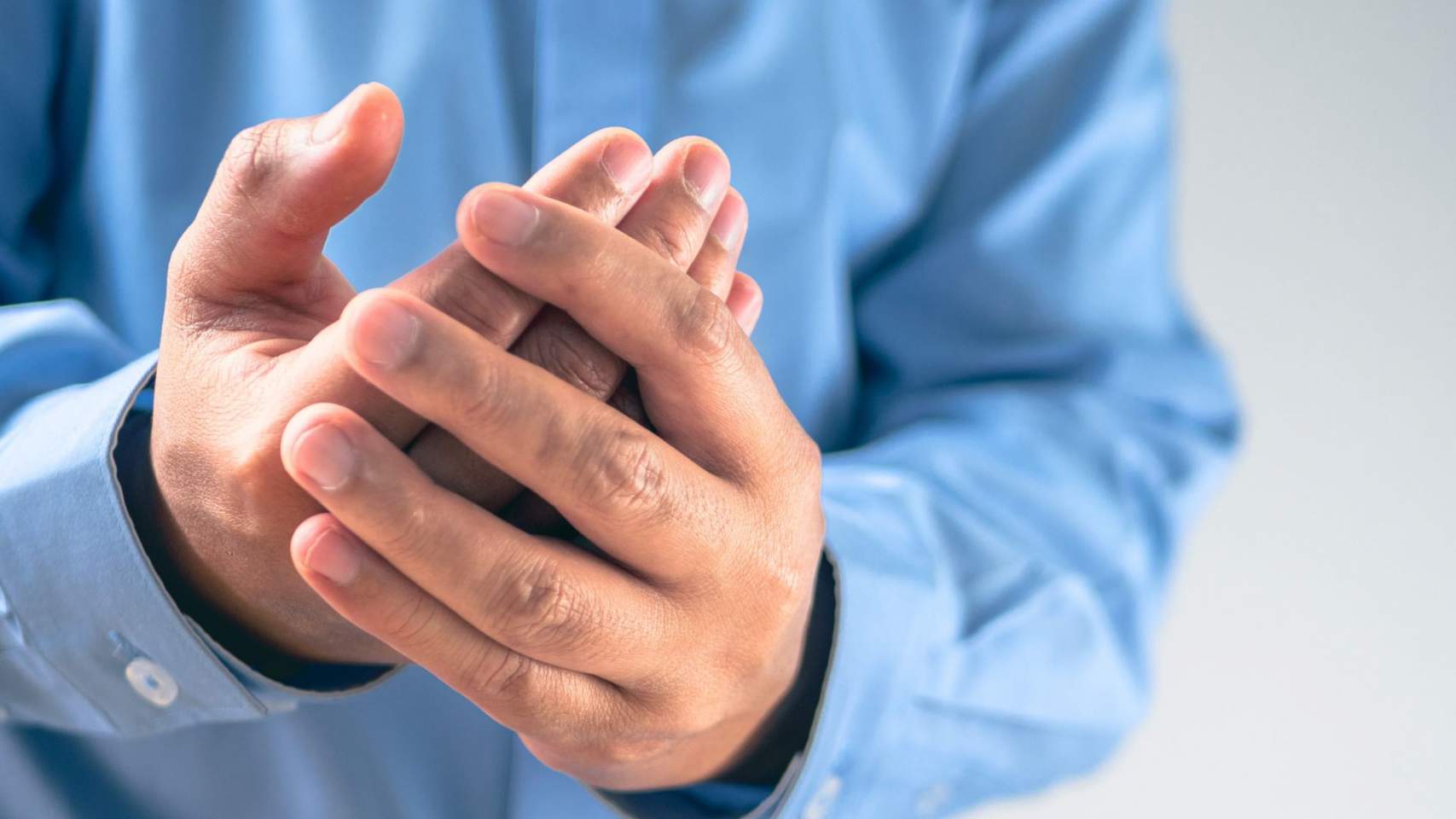 Bloqueig en la base del dit o polze