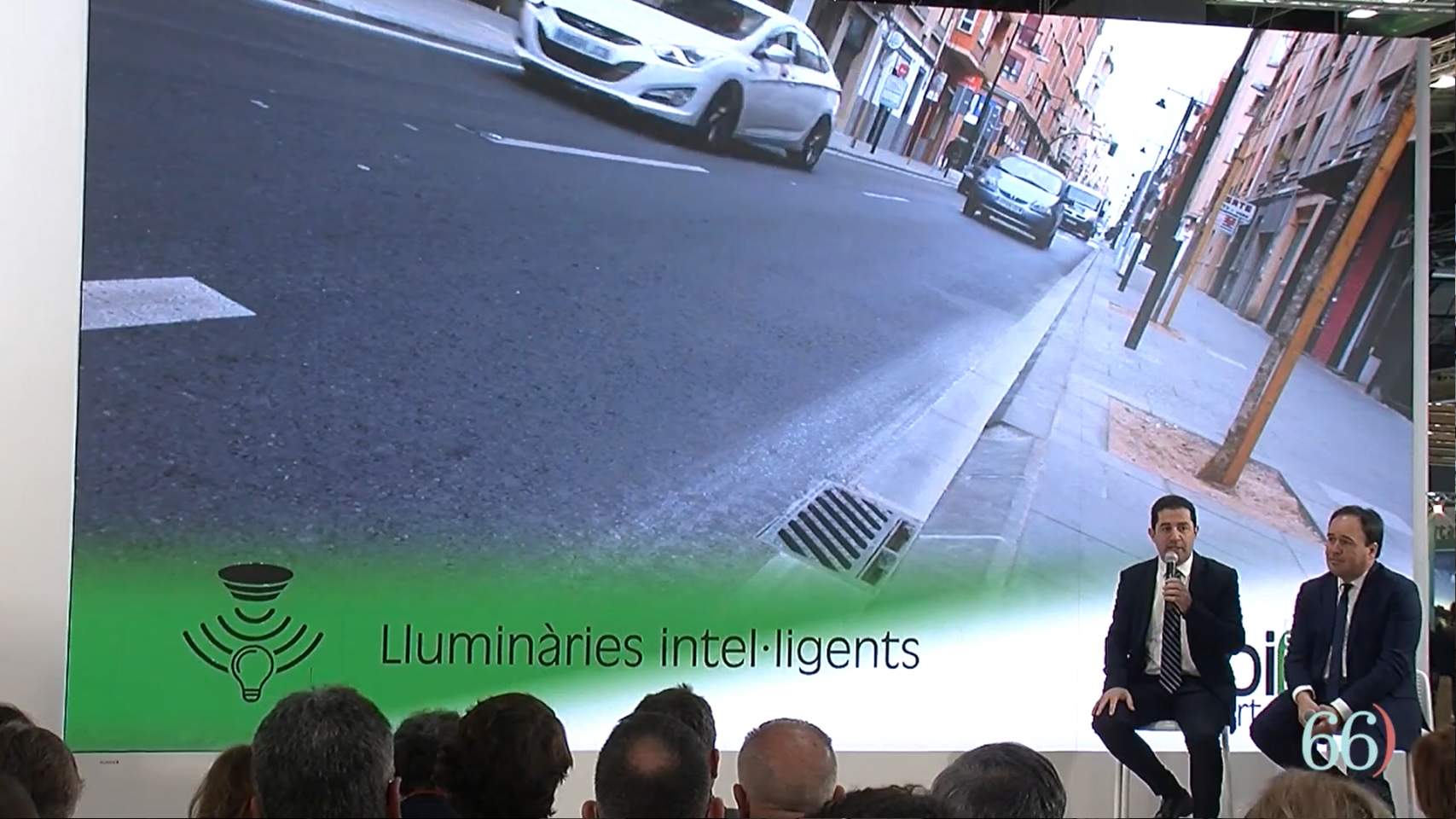 Franc&eacute;s en la pla&ccedil;a central de Fitur / Foto: Arxiu