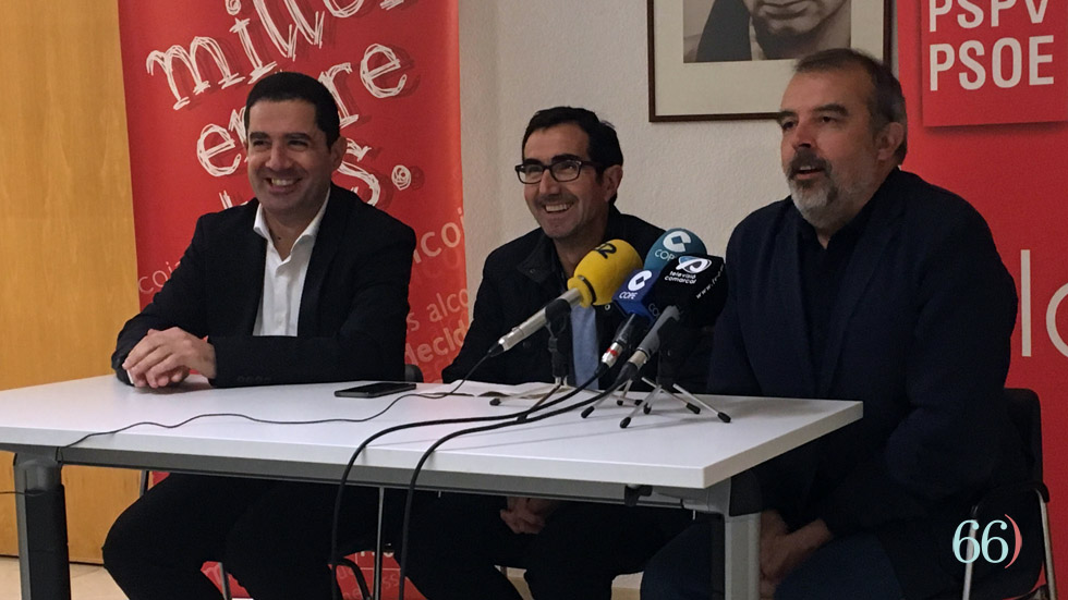 Antonio Francés y Jordi Martínez presentando a Jordi Silvestre