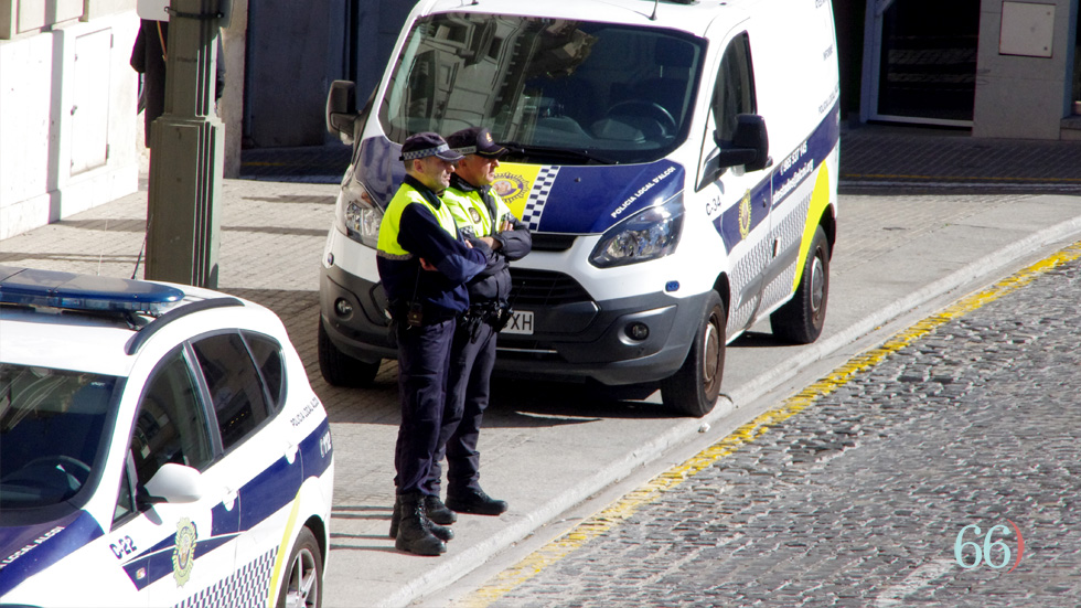 Agentes de policía en la plaza de España