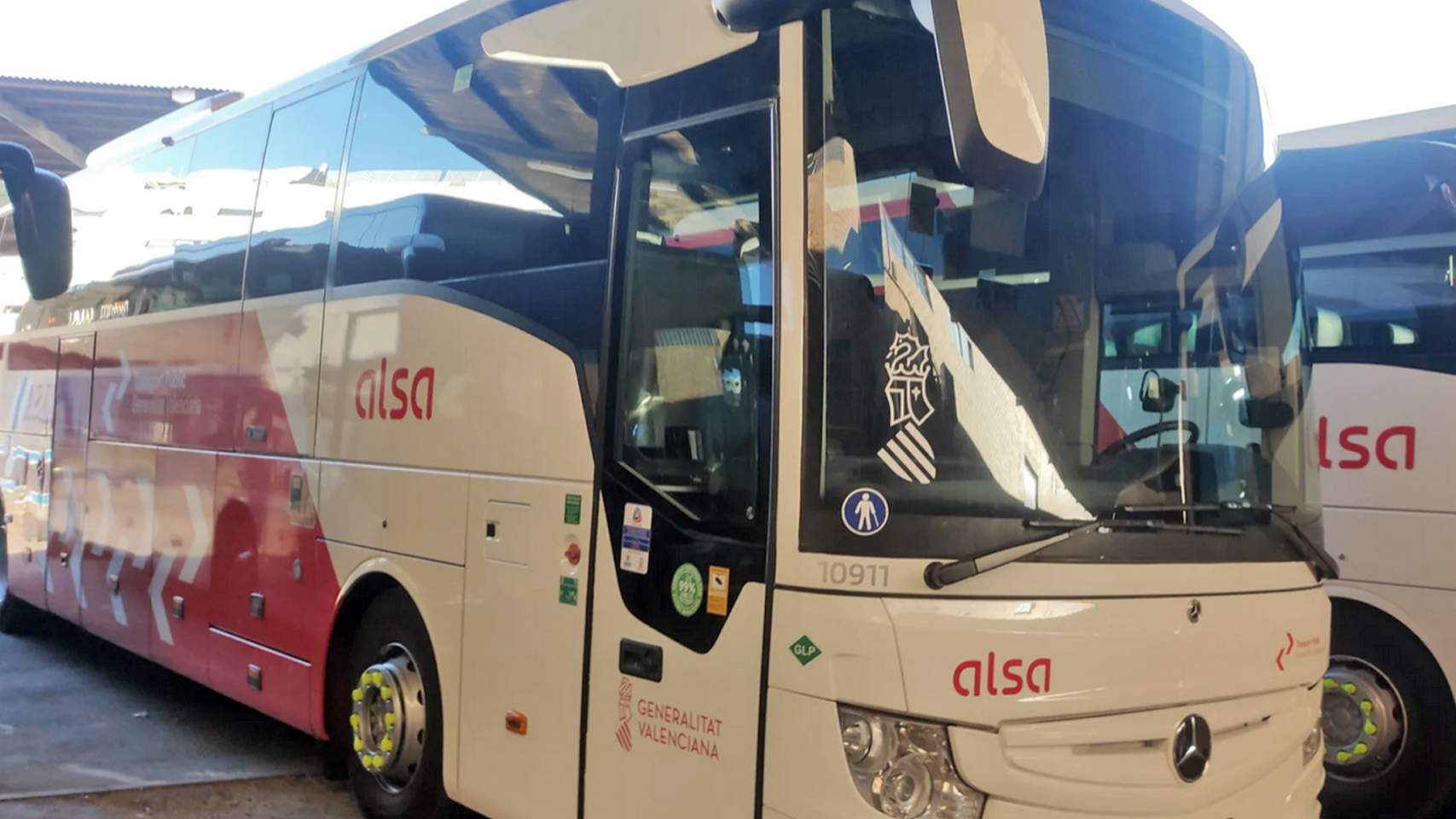 Bus de Alsa en la estación de autobuses de Valencia