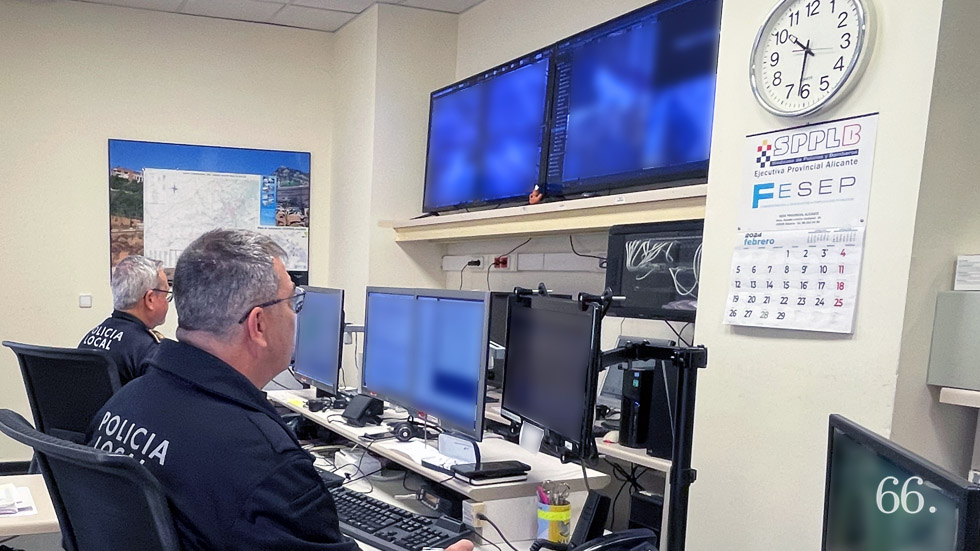 Sala de pantallas de la Policía local de Alcoy / Foto SBG
