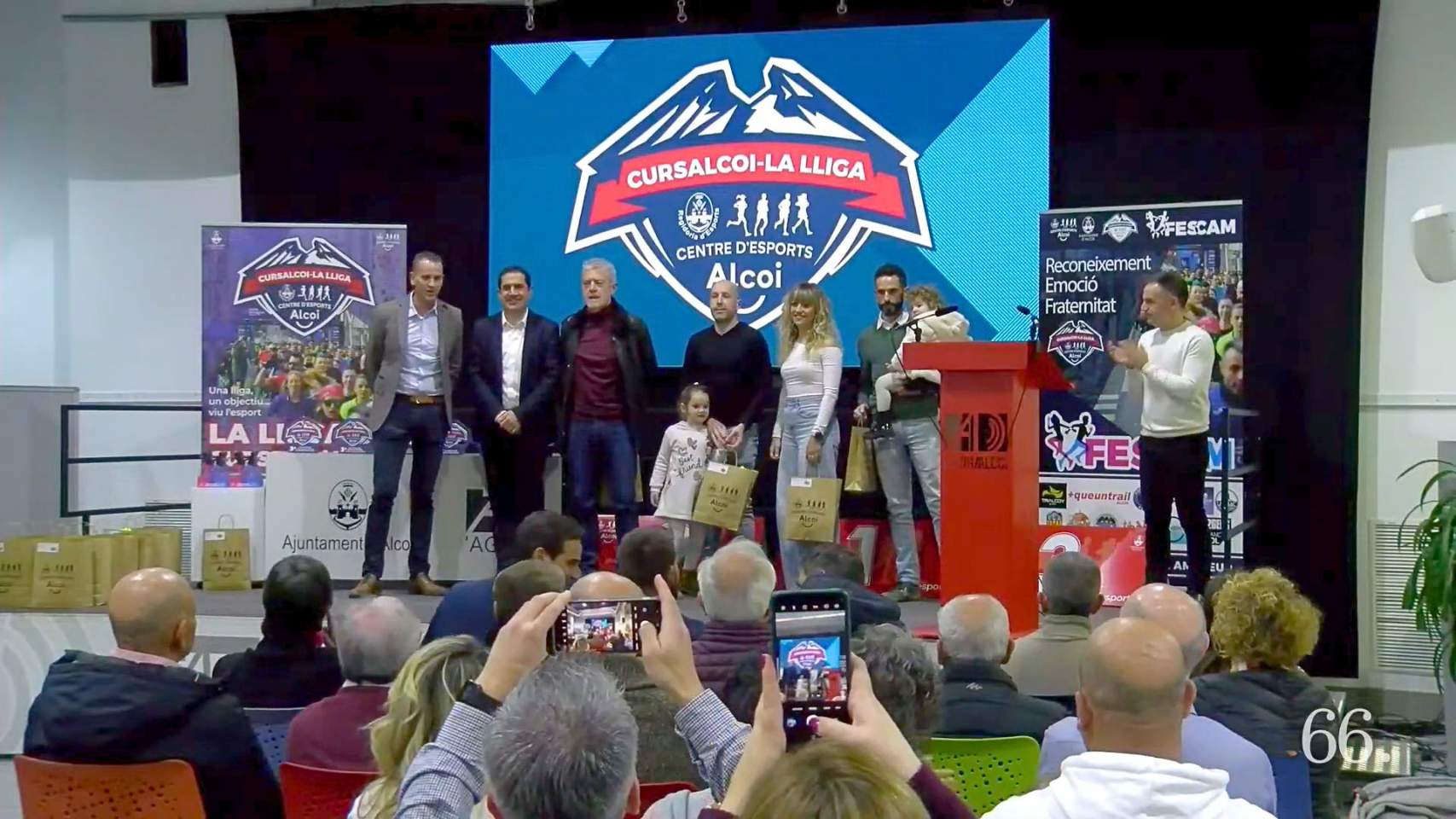 En la Fescam se renonoce a los ganadores de Cursalcoi / Foto ARXP66