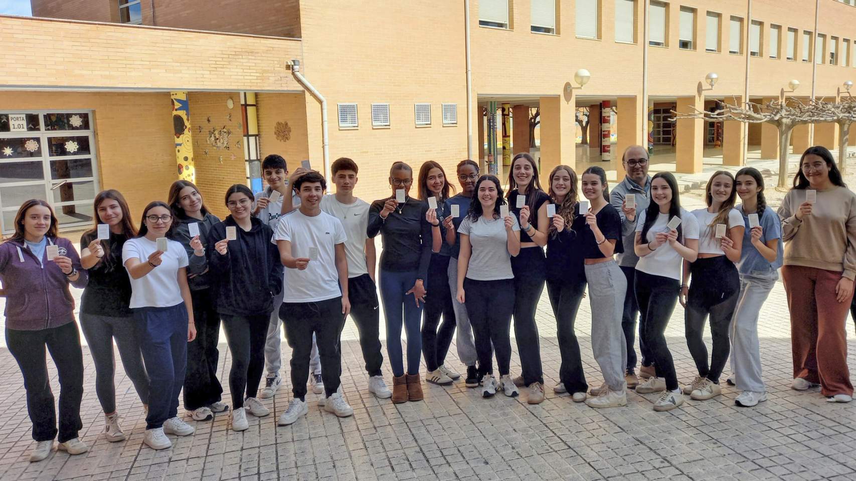 Els centres educatius barallaran refranys i poemes per a aprendre