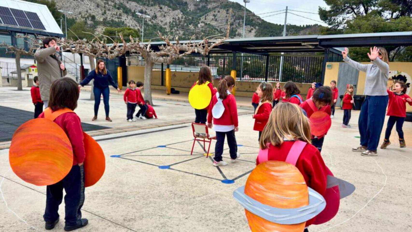 Els més menuts de La Salle Alcoi participen en una missió espacial