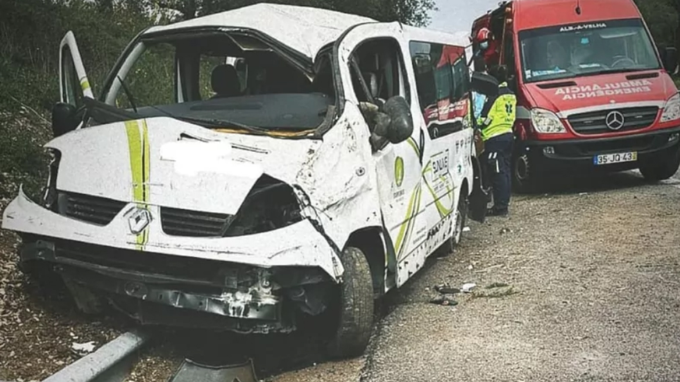 Así ha quedado la furgoneta tras el accidente / Foto: Instagram Ray Zapata