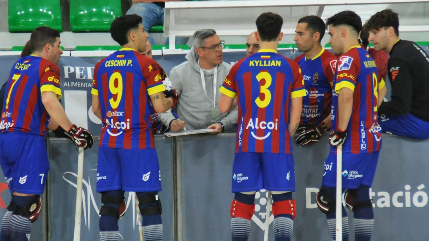 Tiempo muerto en el partido de la Copa del Rey frente al Sant Just / Foto: Xoc d'estics