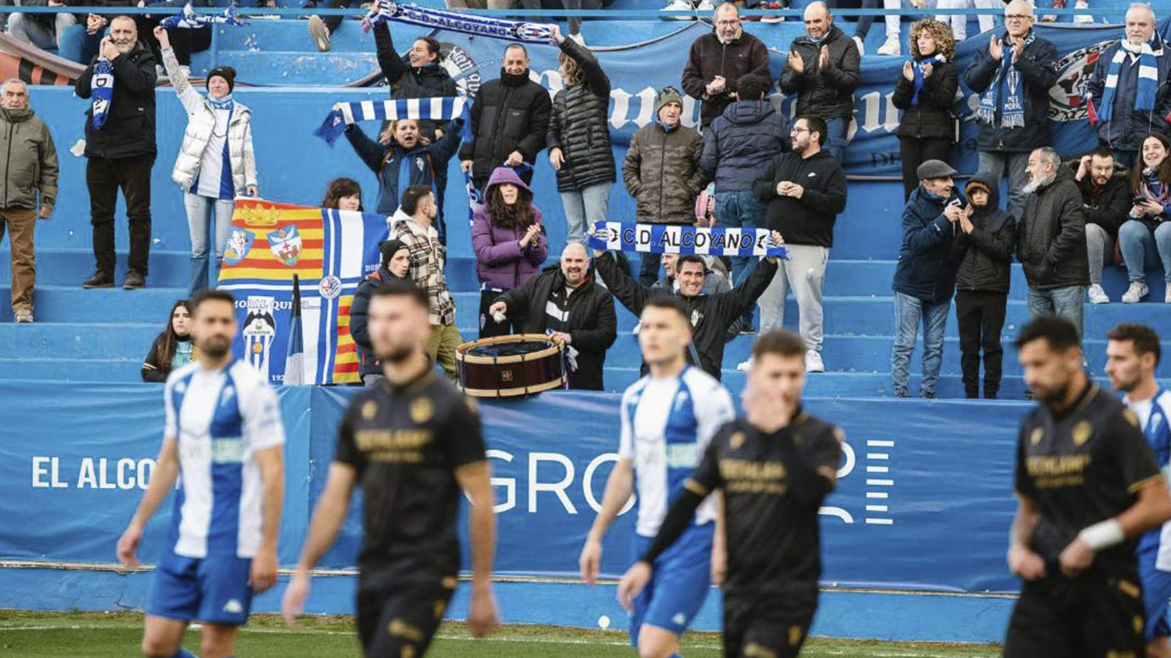 Futbolistas y afición frente al Castellón / Foto: Facebook CDAlcoyano