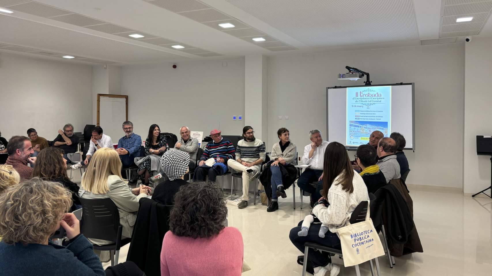 II Trobada d’escriptores i escriptors de l’Alcoià i el Comtat // Foto: AJC