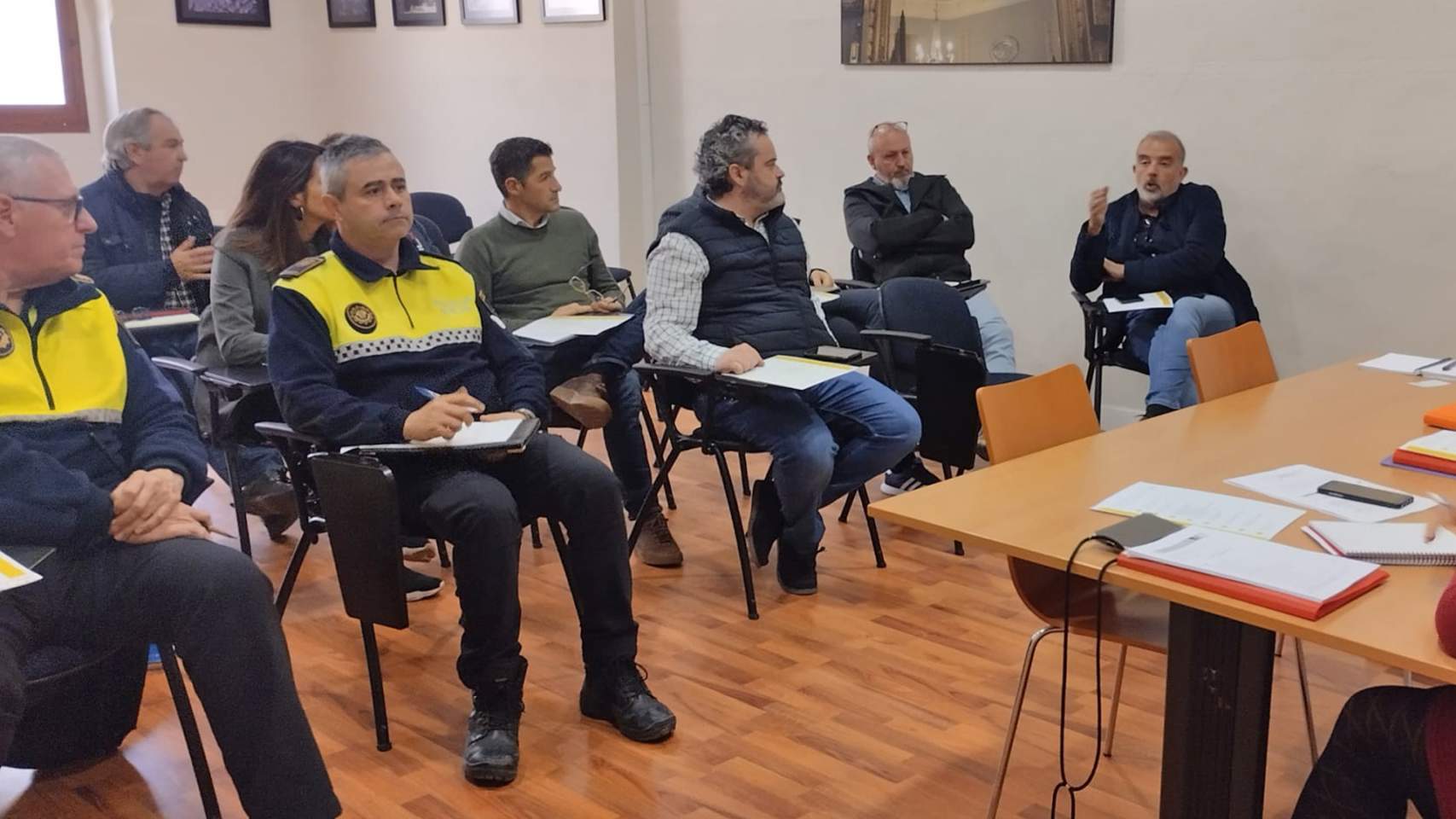 Reunión interdepartamental para abordar la peatonalización