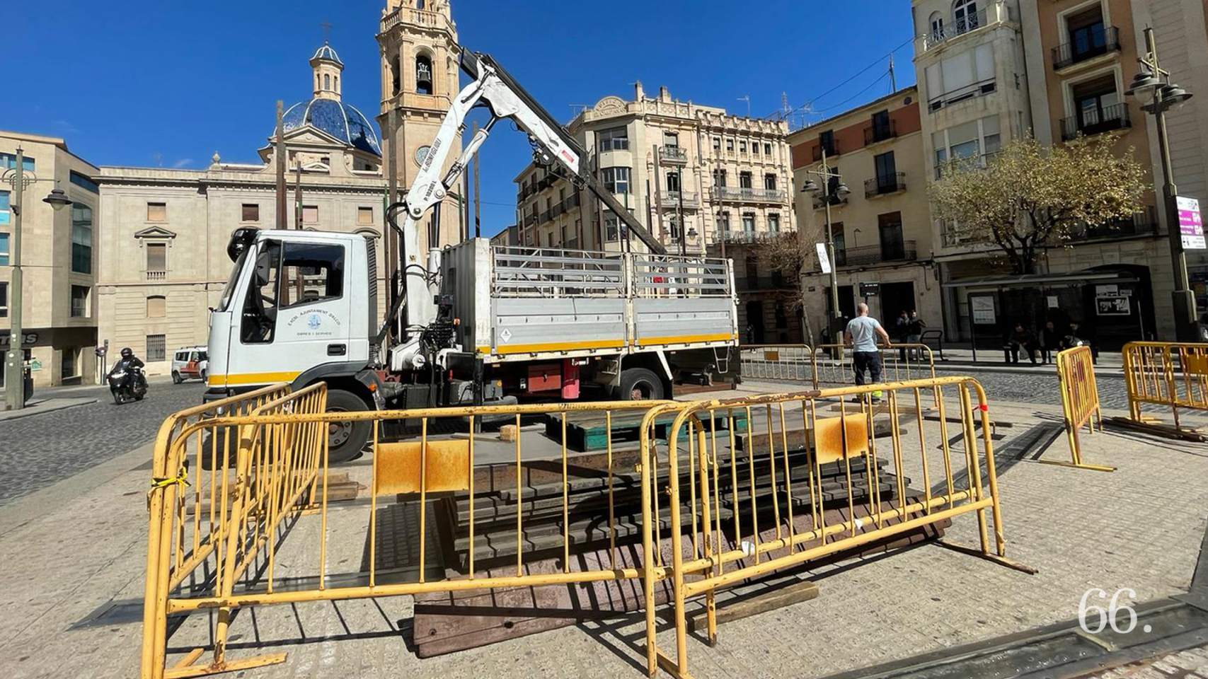 Muntatge del castell en la plaça d'Espanya / Foto SBG