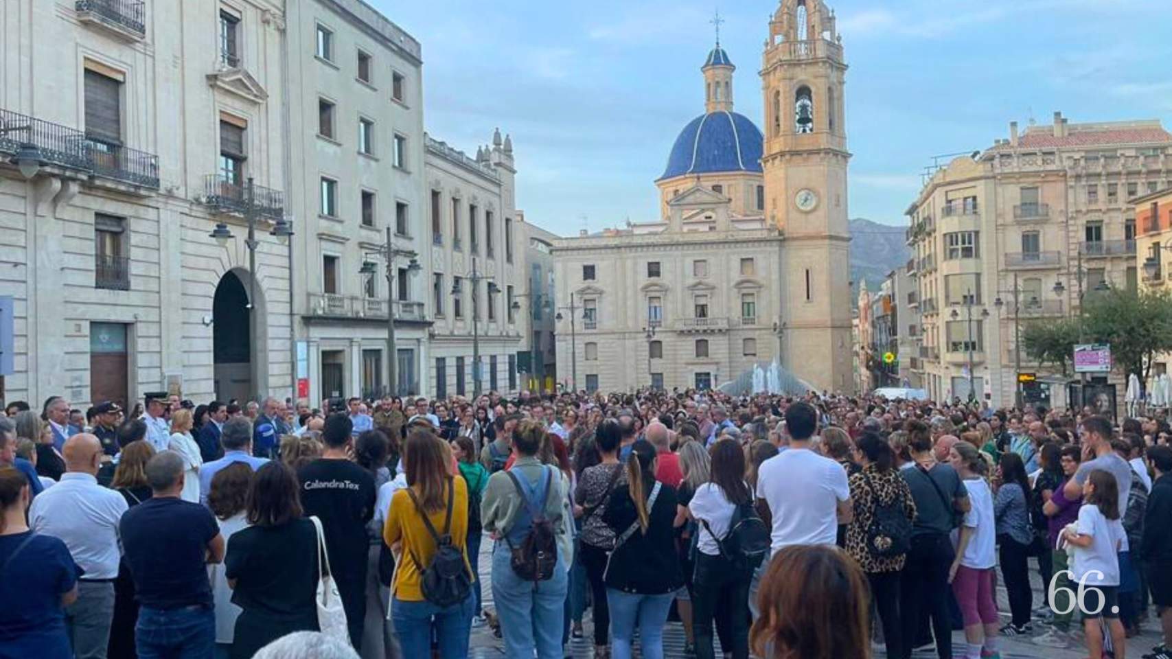 Minuto de silencio en repulsa por el asesinato machista del 23 de octubre en Alcoy / Foto SBG