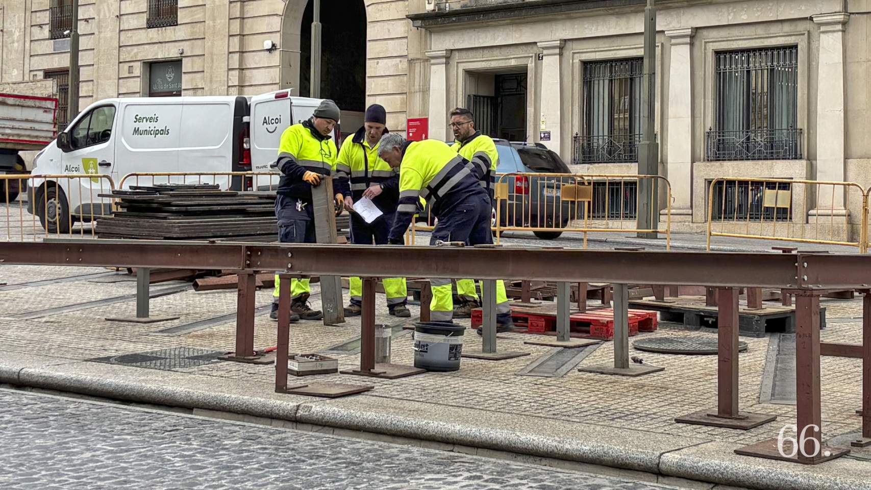 Comencen el muntatge del castell de Festes