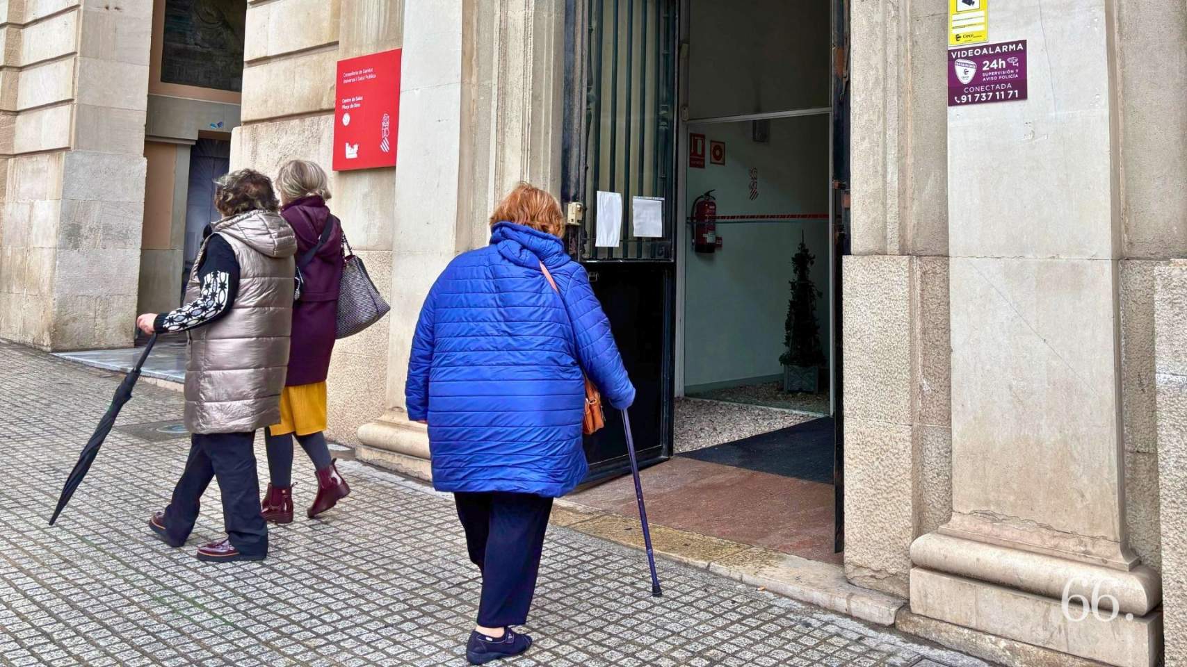 El Centro de Salud La Plaça. esta mañana / Foto MRG