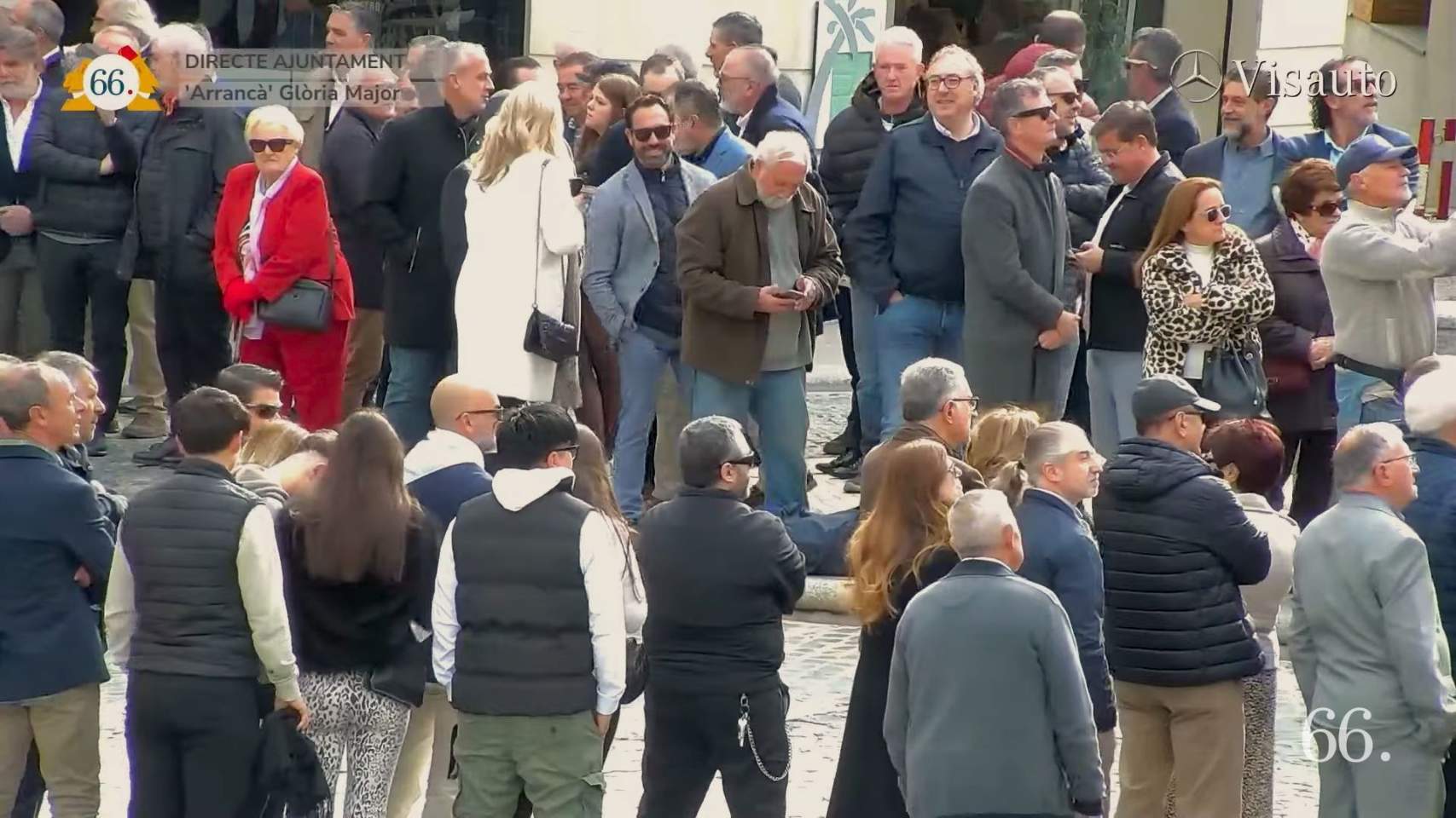 Públic durant la retransmissió de la Glòria de Pagina66 en 2024, ajornada per pluja al dilluns de Pasqua