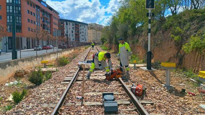 Operarios en Alcoy / Foto: Twitter ministro Óscar Puente