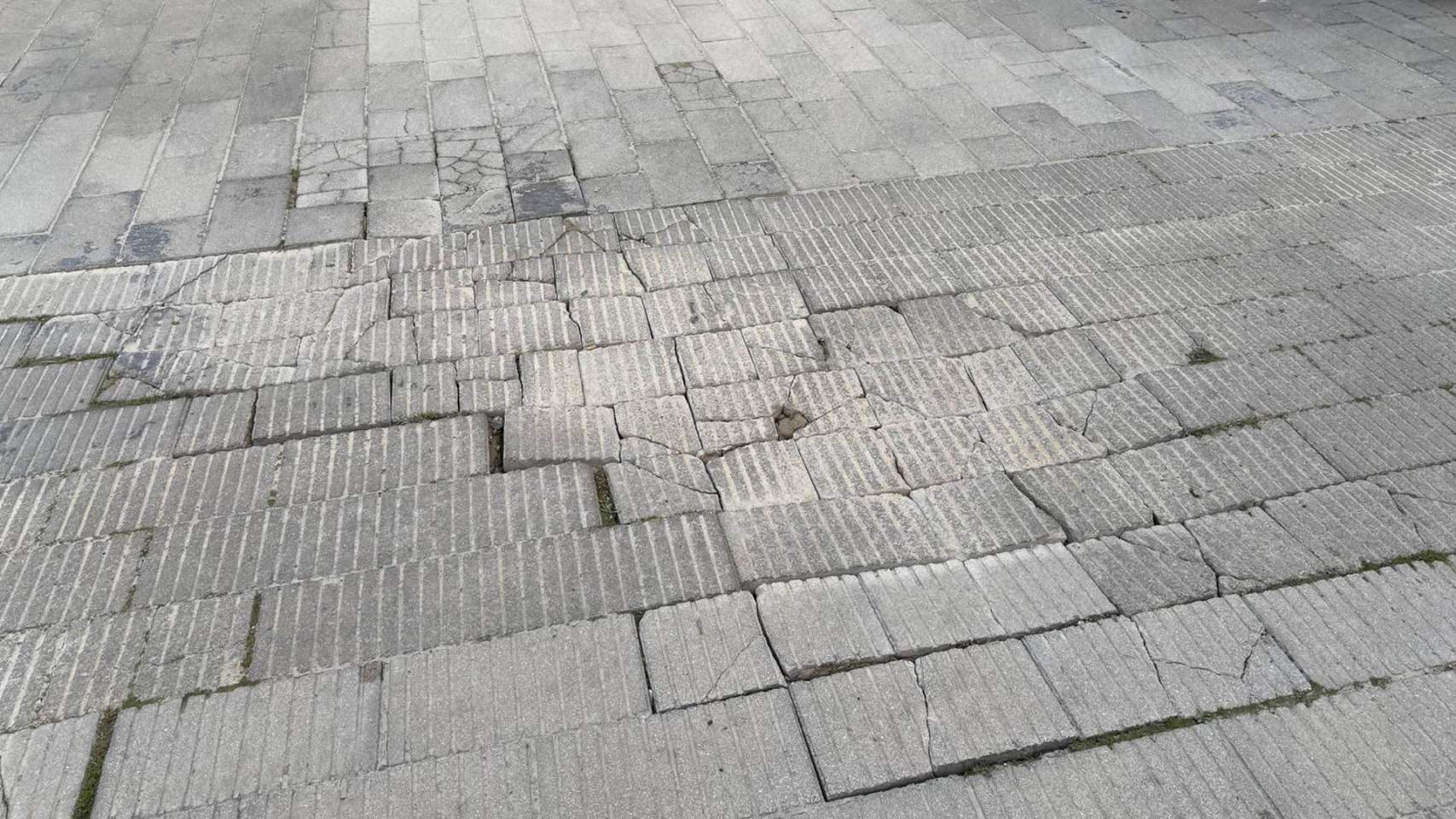 El PP assenyala que la zona del Castellar pateix falta de neteja i deteriorament del paviment