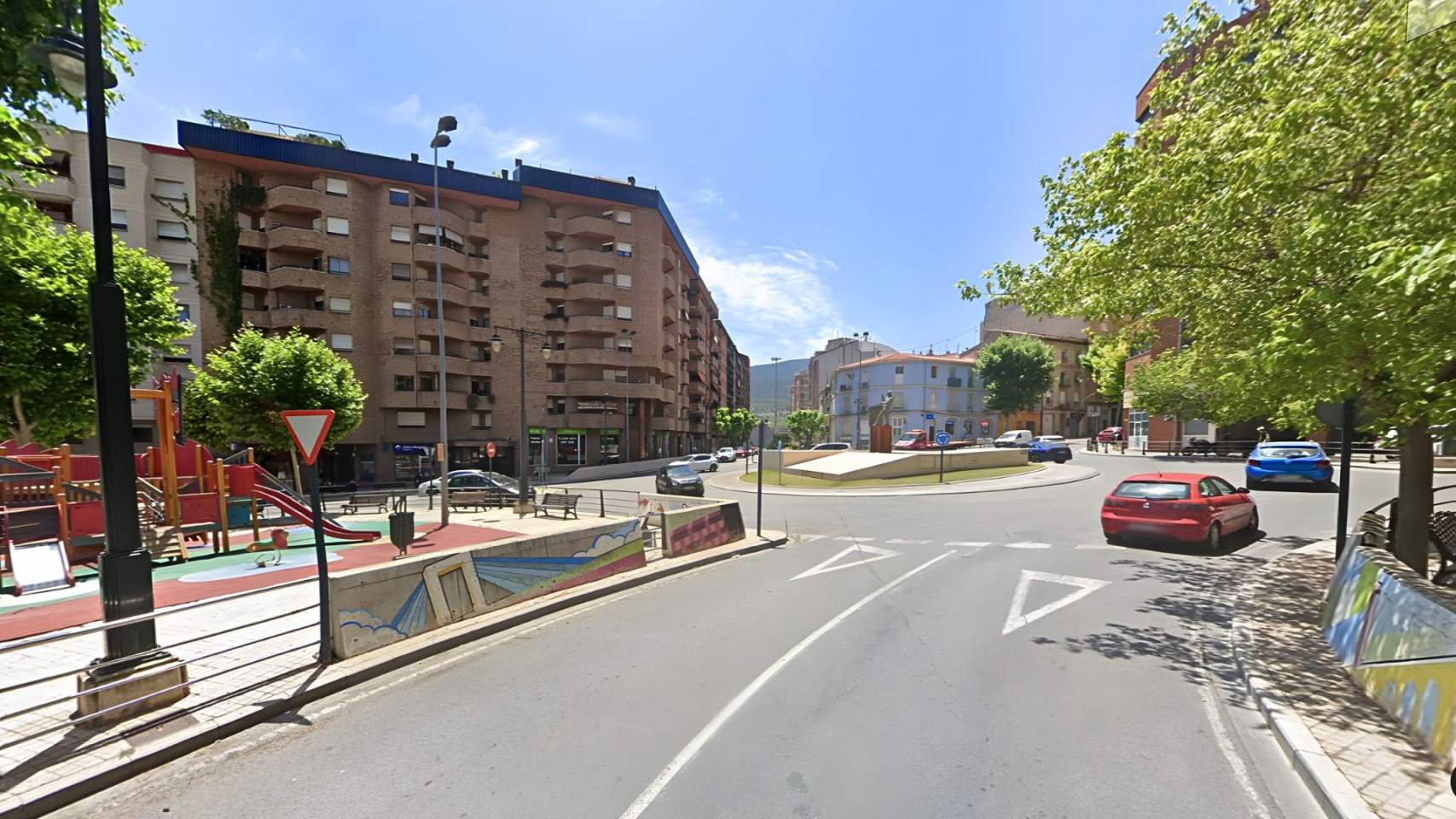 Ara, pla&ccedil;a de la Conc&ograve;rdia; en el futur, pla&ccedil;a d'Isabel-Clara Sim&oacute;