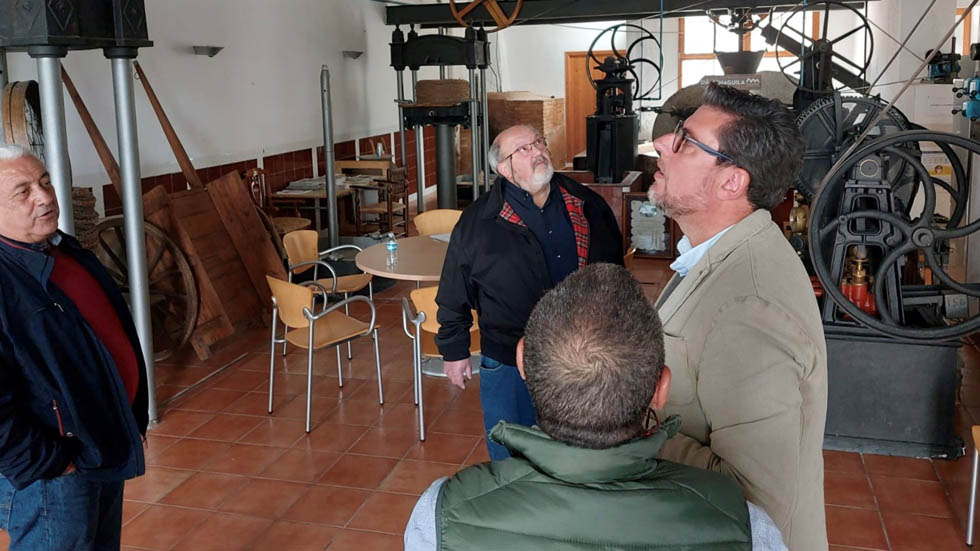 Visita de Javier Gutierrez a Penàguila // Foto: DA