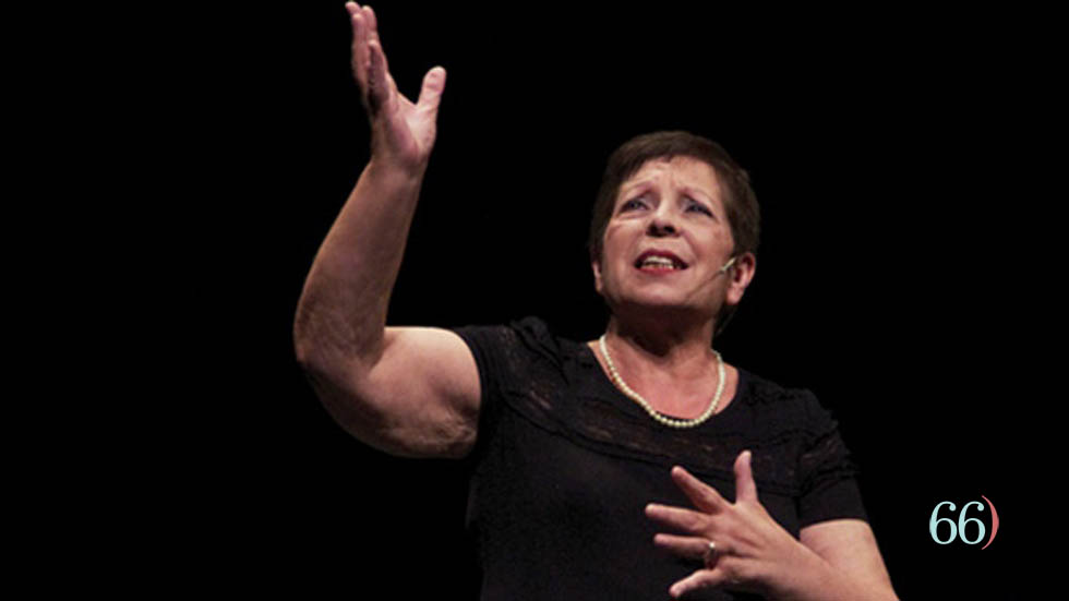 Neus Agulló a la representació de 'Monòlegus d'Alcoiania' // Foto: Arxiu Pagina66)