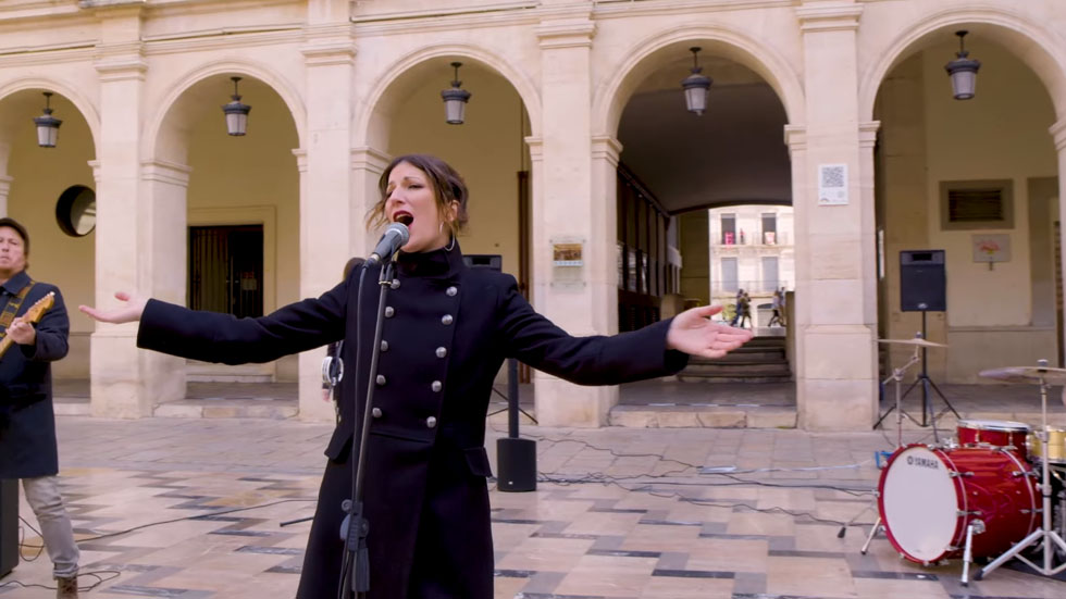 Neus Ferri al videoclip de 'Llar'