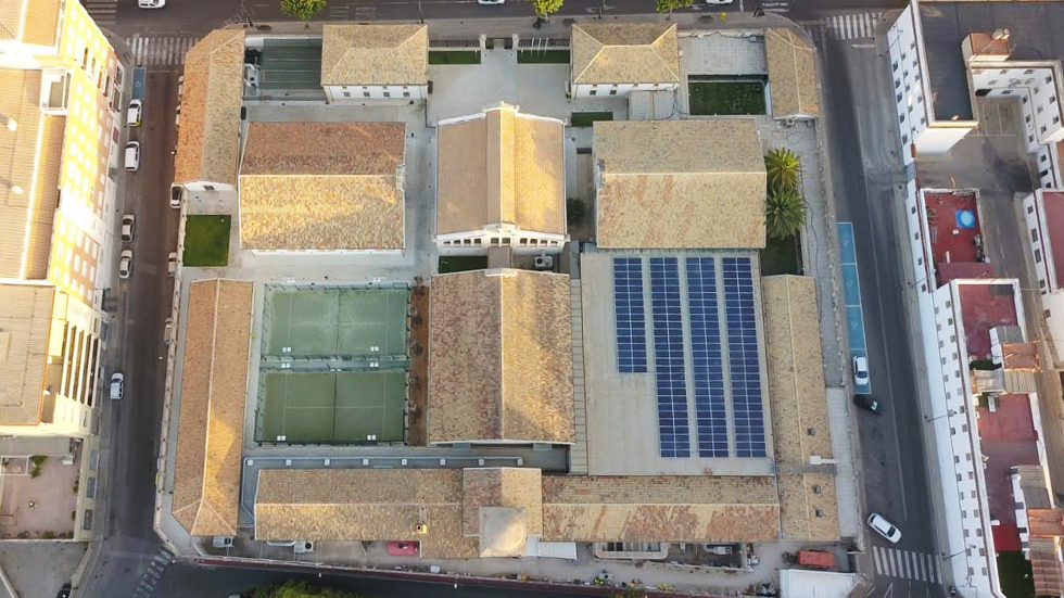 Placas solares en el Eduardo Latorre
