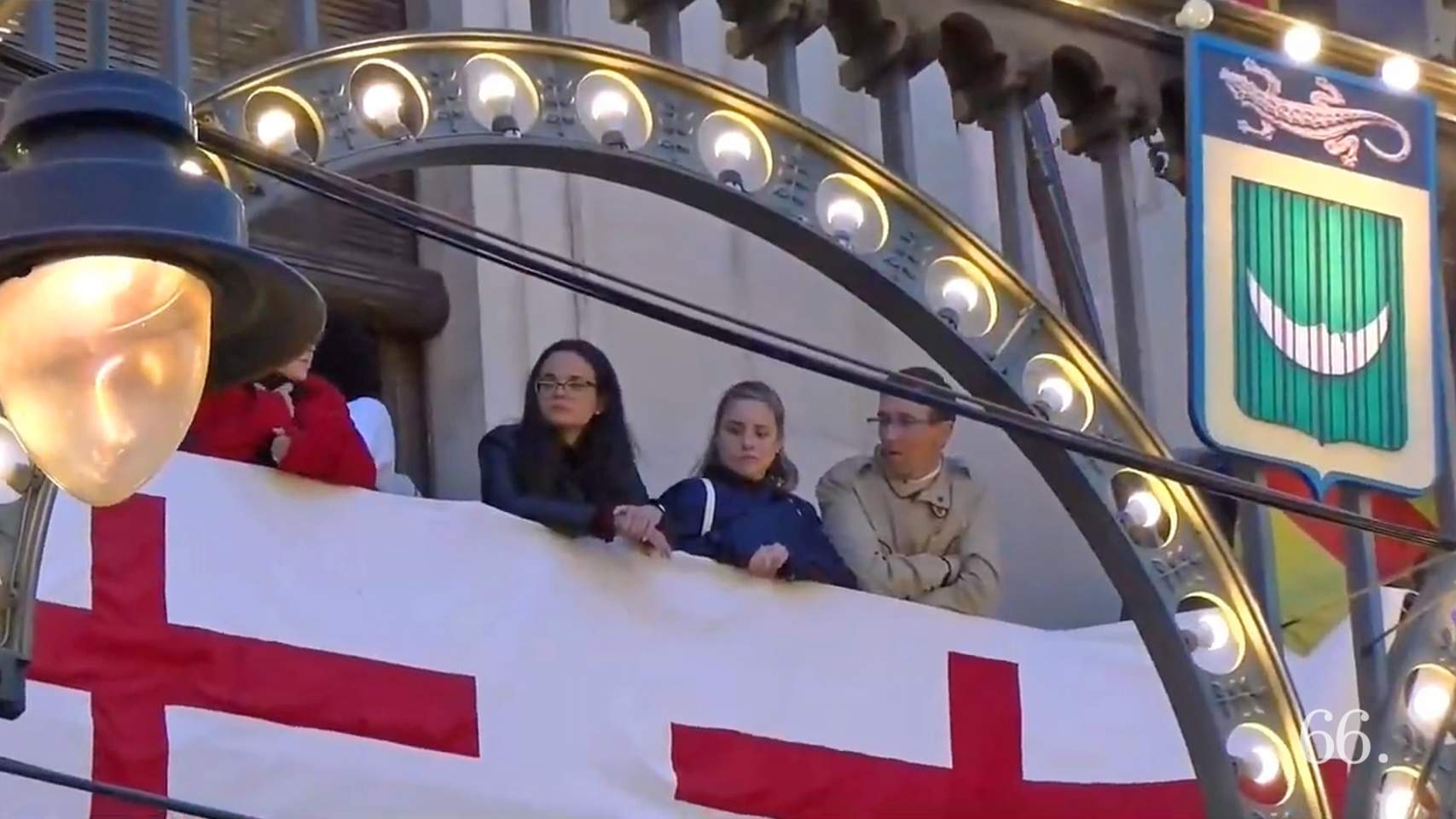 Imatge de l'enramada durant l'himne de Festes de 2024