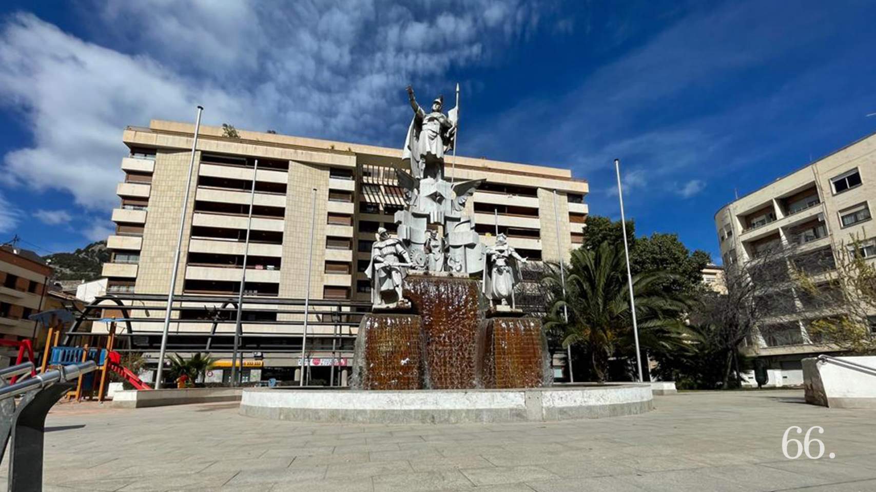 Conjunto escultórico antes de las obras en La Rosaleda