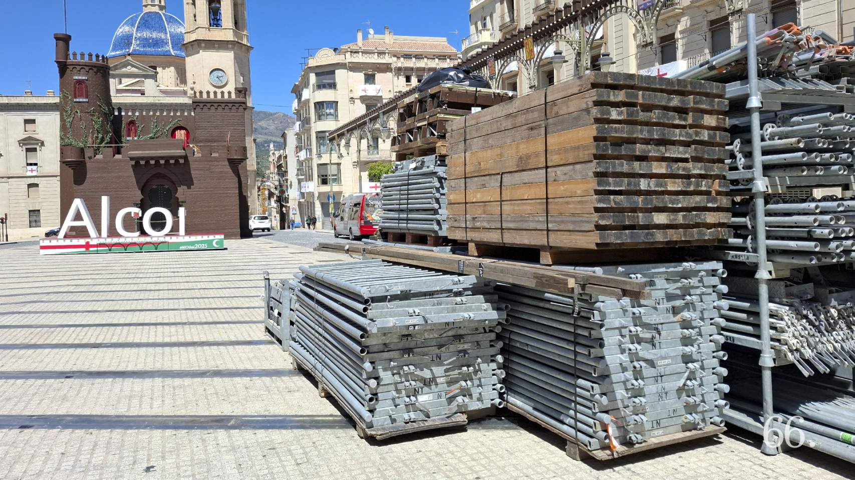 Tribuna en la plaça d'Espanya