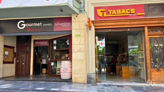 Comercios al inicio del apagón con las puertas abiertas