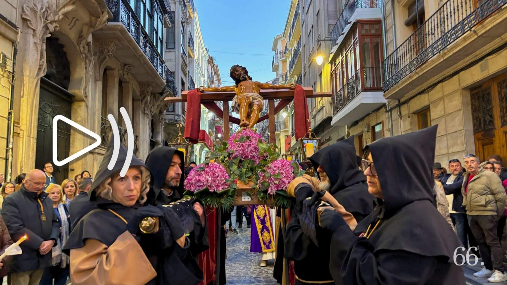 Els ciris del Via Crucis encenen en Dimecres Sant la Setmana Santa alcoiana