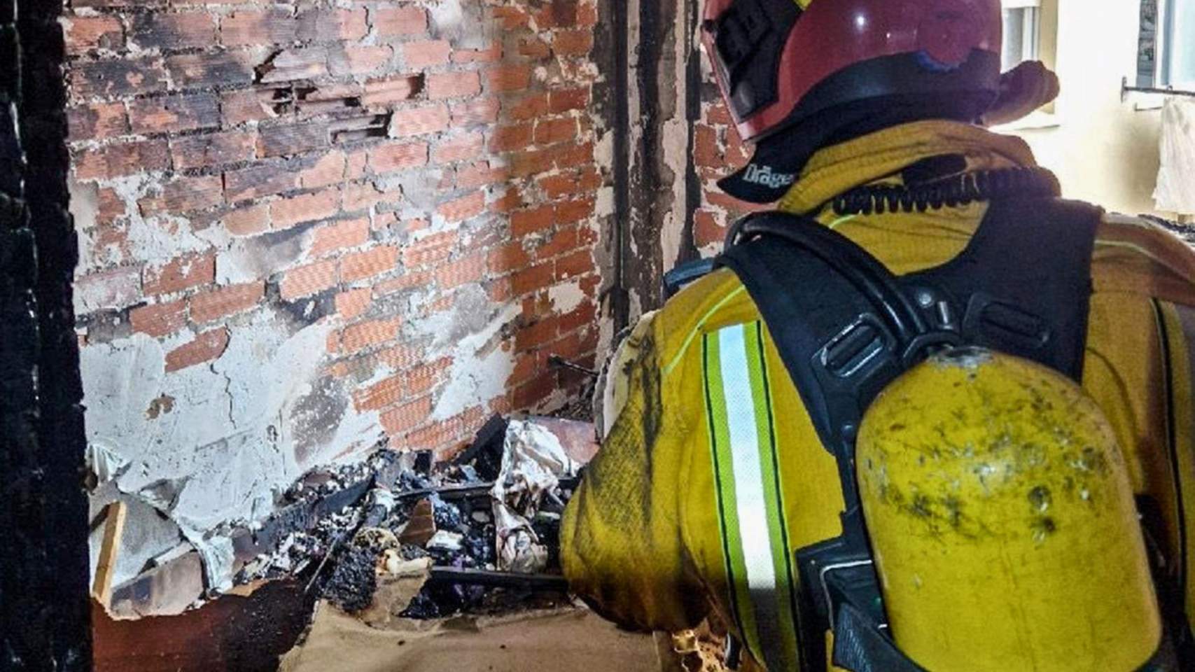 Incendi en una vivenda en el carrer Escultor Peresejo d’Alcoi