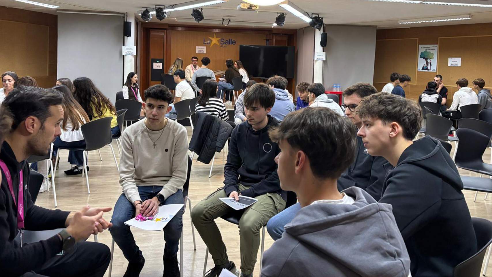 La Fira de Professions de La Salle complix 20 anys de guia per al seu alumnat