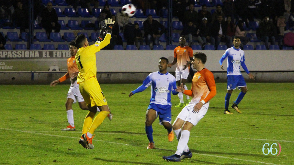Foto de otro encuentro entre el Alcoyano y el Peralada