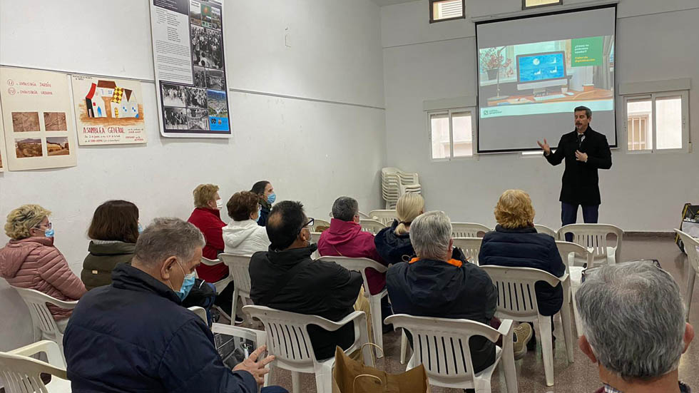 Curso de inform&aacute;tica de la pasada edici&oacute;n // Foto: AJA