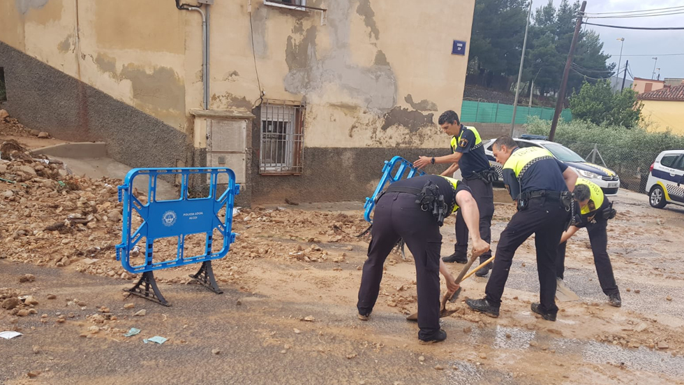 Trabajos en la calle Xop / Foto: Policia local Alcoi