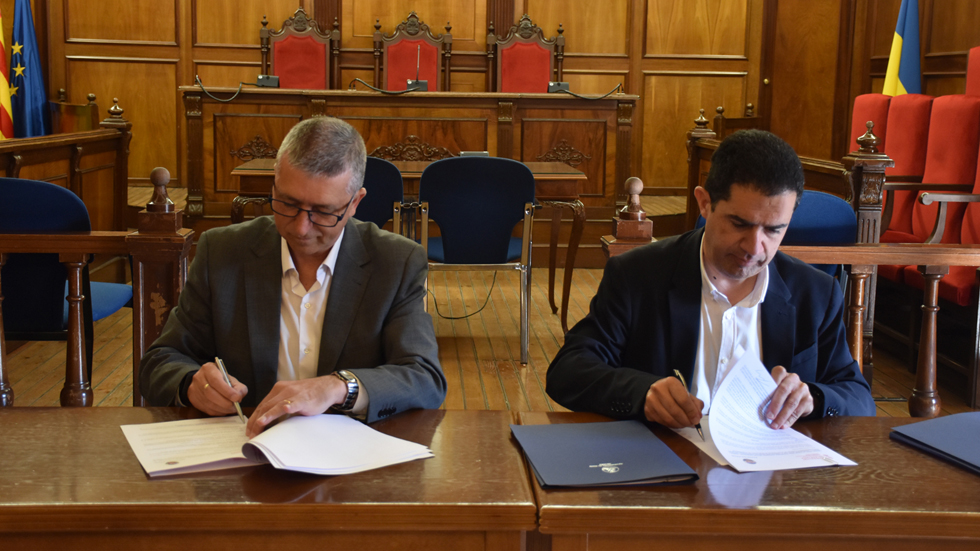 Firma convenio de la Ley de Aceleración de Inversión en Proyectos Prioritarios // Foto: AJA